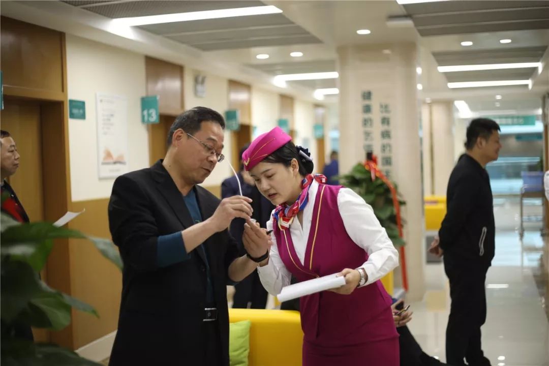 厦门24小时套医保卡(北京医保卡使用指南)